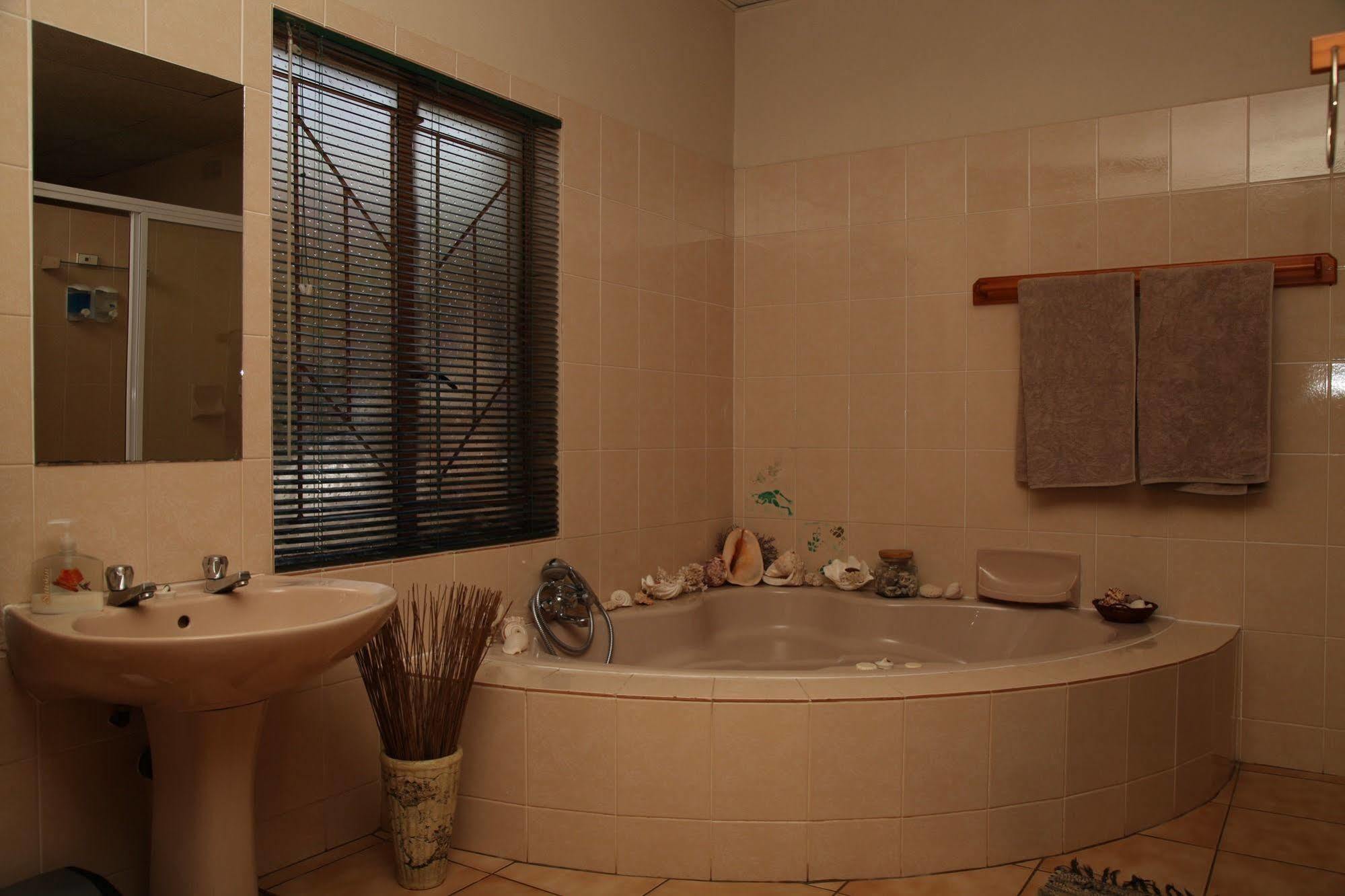 Aber Jetz Guesthouse ポンゴーラ エクステリア 写真